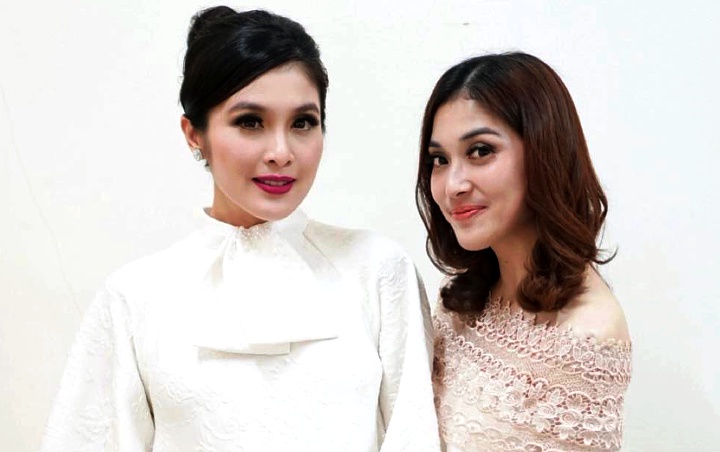 Sandra Dewi Bergelimang Harta, Sang Adik Justru Harus Banting Tulang Kerja 24 Jam