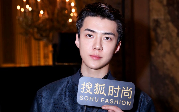 Sehun EXO Seganteng Pangeran di Pemotretan, Ungkap Alasannya Selalu Pede Saat Pakai Jas