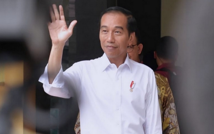 Potret Pilu Presiden Jokowi Duduk di Samping Jenazah Ibunda Banjir Air Mata Rakyat Indonesia