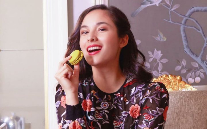 Sambut Ultah Ibunda, Chelsea Islan Bagikan Potret Menggemaskan Saat Komuni Pertama