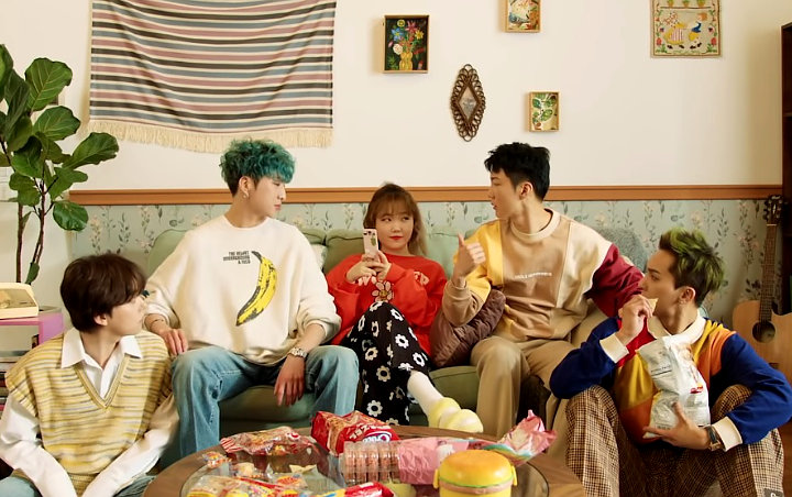 WINNER Ganggu Hubungan cinta Lee Suhyun AKMU di MV 'Hold', Dapat Respon Hangat Netizen