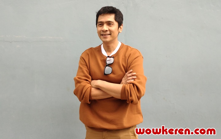 Adi Nugroho Borong Masker