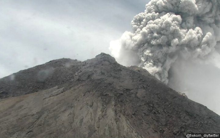 Gunung Merapi Erupsi Lagi, Tinggi Kolom Abu Capai 5.000 Meter