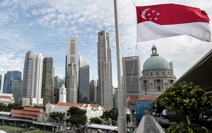 Singapura Beri Denda Spektakuler Bagi Warga Yang Duduk Berdekatan	