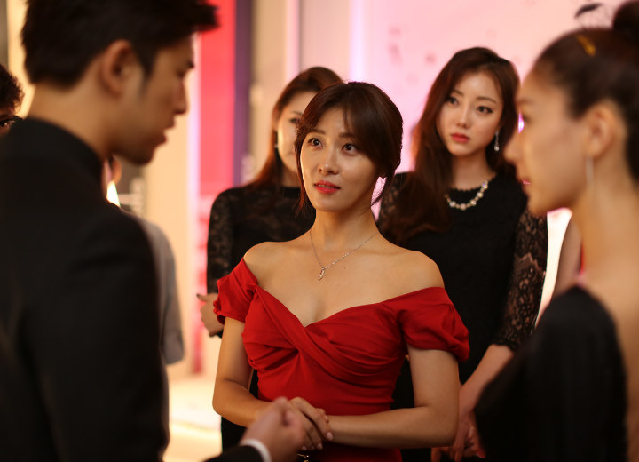 Anti Bosan, Saksikan 'Life Risking Romance' Saat Di Rumah Aja Karena Wabah Corona