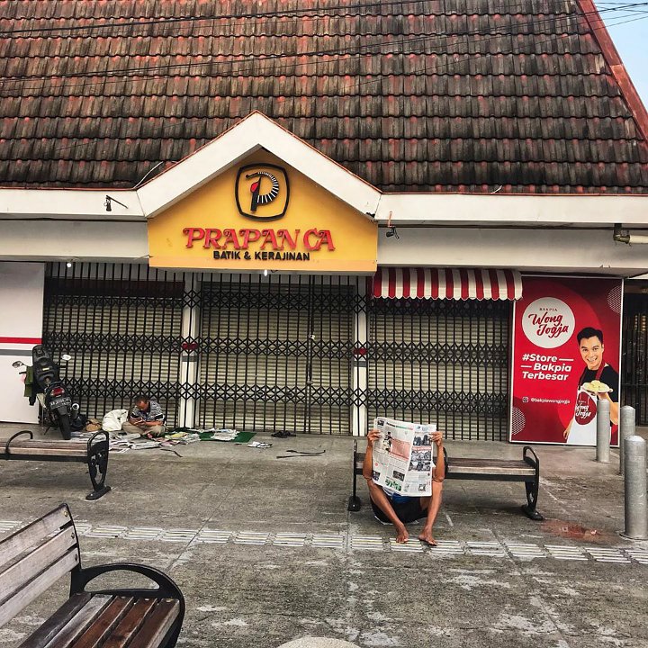 Toko Oleh-Oleh Juga Ikut Ditutup
