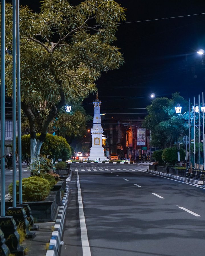 Sepanjang Jalan Tugu Jogja Tampak Sepi