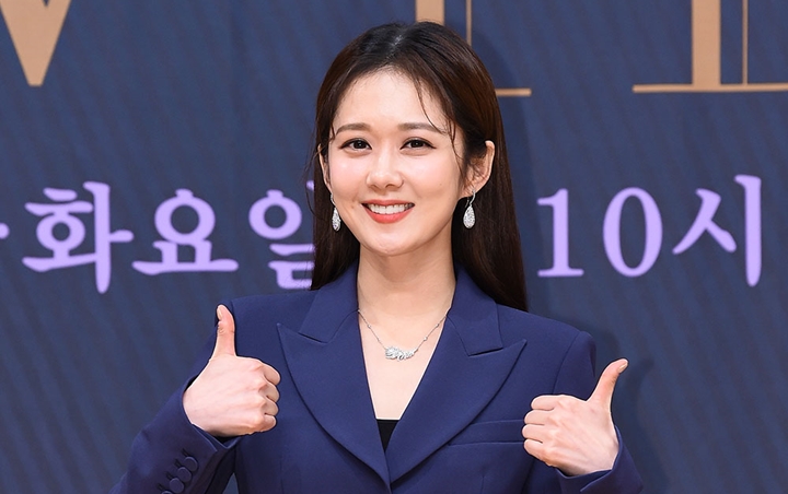 Jang Nara Anggun di Poster 'Oh My Baby', Bentuk Cincin Dot Curi Fokus