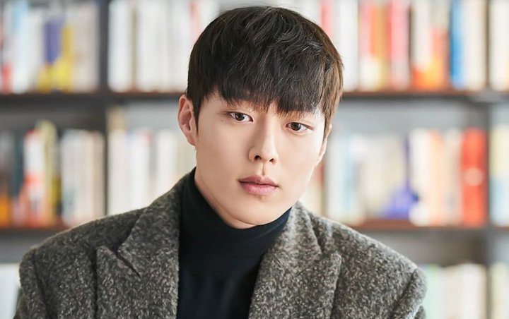 Jang Ki Yong Beber Sisi Menarik Born Again dan Ungkap Usahanya Perankan Dua Karakter Jang Ki Yong Beber Sisi Menarik Born Again dan Ungkap Usahanya Perankan Dua Karakter