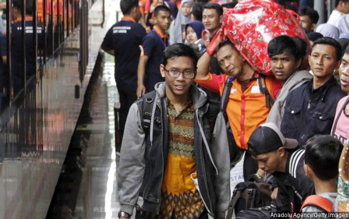 Pasien Stroke Positif Covid-19 Usai Ditengok Anak, Ridwan Kamil Tegaskan Jangan Mudik
