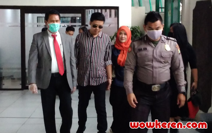 Rey Utami dan Palo Benua Tak Bisa Bertemu Dengan Anaknya