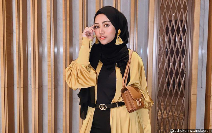 Rachel Vennya Semangat Racik Dalgona Coffee Penampakan Sosok Misterius Dalam Video Bikin Kaget