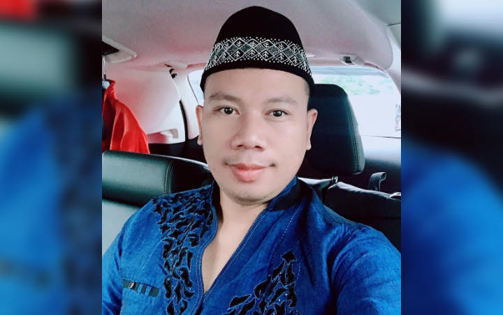 Vicky Prasetyo Turun Di Jalanan Untuk Bagi-Bagi Masker Gratis Ke Masyarakat