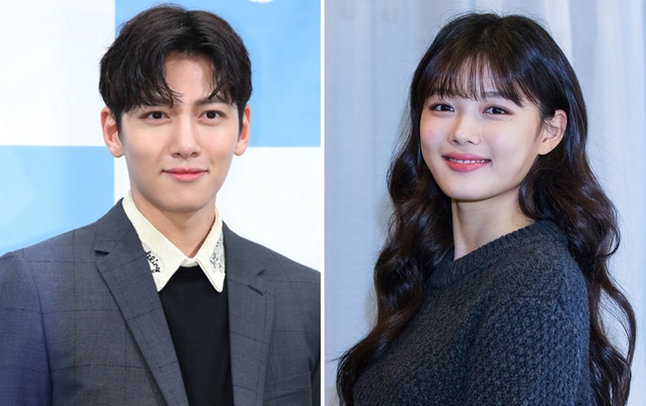 Ji Chang Wook dan Kim Yoo Jung Kepergok Syuting Adegan Mesra 'Convenience Store Saet Byul'