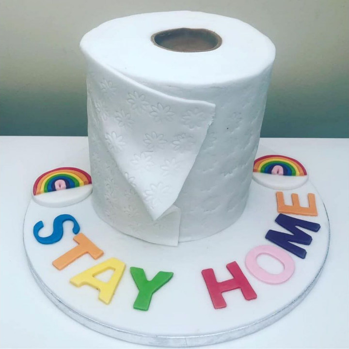 Kue Unik Bentuk Tisu Toilet