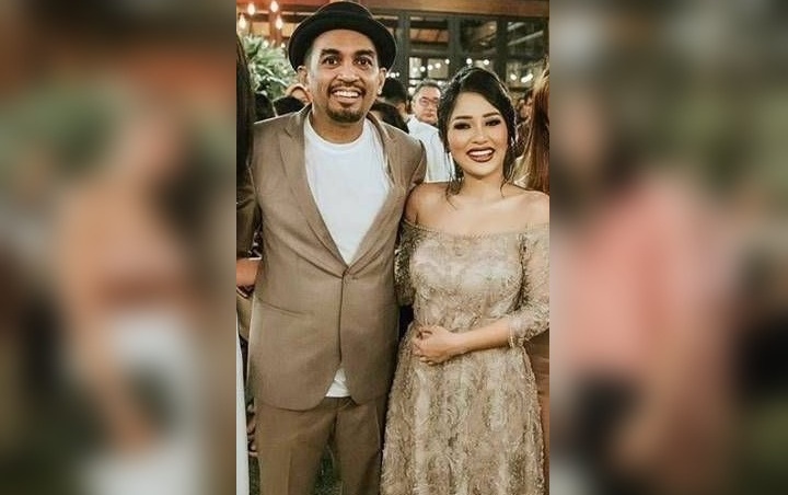 Rumah Glenn Fredly Dijaga Ketat, Mutia Ayu Setia Mendampingi Jenazah Suami