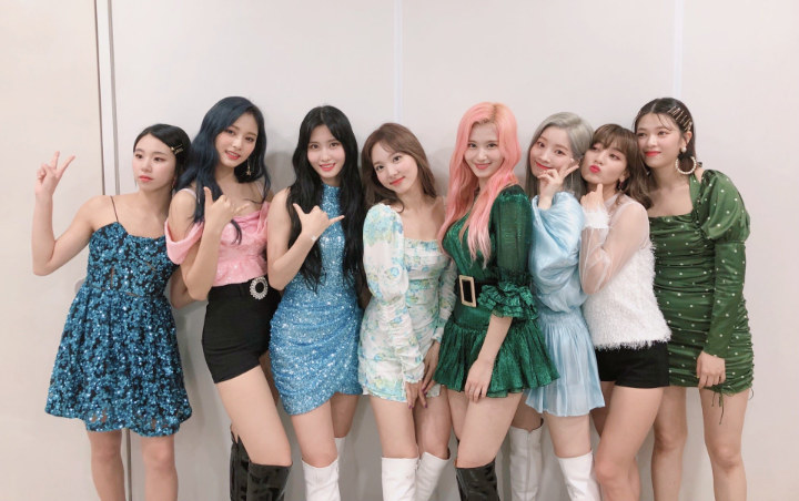 Nyanyian Twice Ini Diklaim Punya Lirik Terbaik, Fans: Saya Nangis Ketika Pertama Mendengarkannya Nyanyian Twice Ini Diklaim Punya Lirik Terbaik, Fans: Saya Nangis Ketika Pertama Mendengarkannya