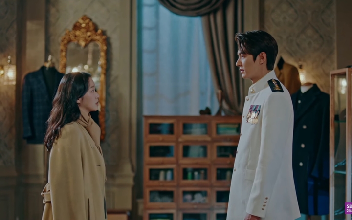 Kim Go Eun Menangis Dalam Pelukan Lee Min Ho di Teaser 'The King: Eternal Monarch'