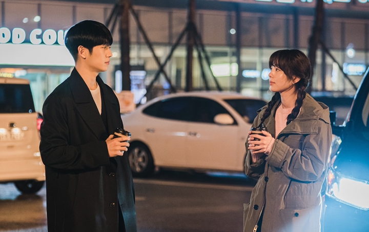 Jung Hae In Goda Chae Soo Bin Pura-Pura Lemah di Lokasi Syuting A Piece of Your Mind