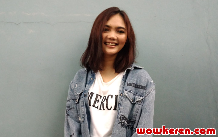 Rina Nose Tak Mau Jawab Soal Pekerjaan Suami
