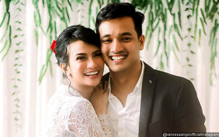 Bibi membagikan foto Vanessa Angel tengah berbaring sekaligus menceritakan tentang kondisinya saat ini yang sedih memikirkan nasib kasus narkoba serta virus corona.