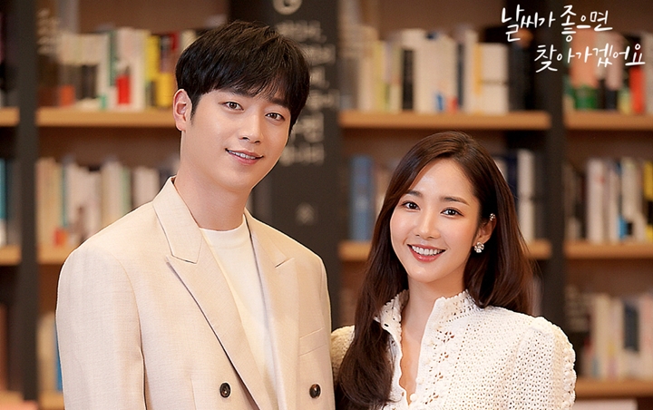 Park Min Young Posting Foto Mungil Bareng Seo Kang Joon, Isyaratkan Drama Happy Ending?