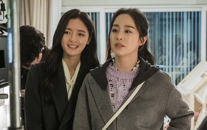 Go Bo Gyeol Puji Kim Tae Hee Sebagai Malaikat di Lokasi Syuting 'Hi Bye, Mama!'