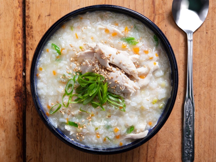 Jangan Makan Bubur dan Mi Instan Saat Sahur