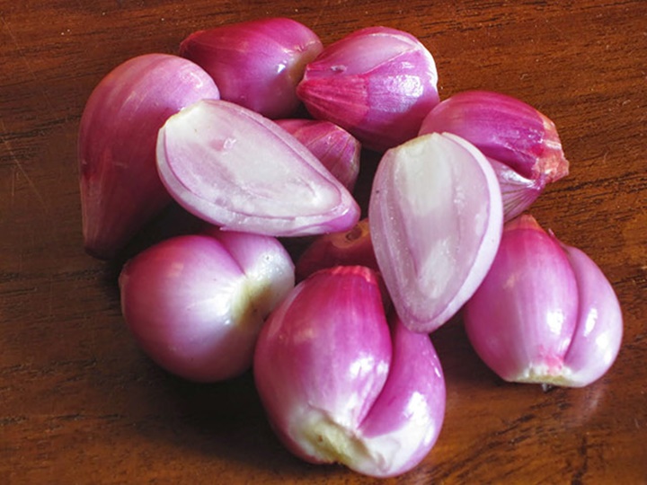 Kupas Dan Bersihkan Seluruh Bumbu Dapur