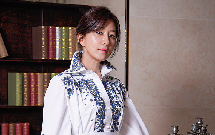 Kim Hee Ae Komentari Kritikan Soal Adegan Kekerasan di The World of the Married