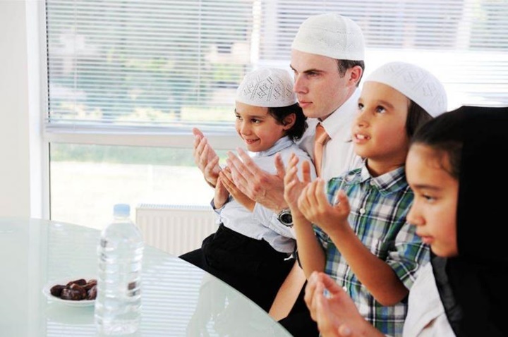 Jadilah Contoh Puasa Yang Baik Untuk Anak