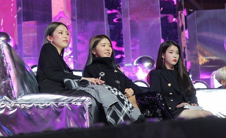 Bakal Kolaborasi, Foto Iu Bareng Dengan 'Cewek-Cewek' Jadi Sorotan Suga BTS Tuai perhatian Dari Netizen