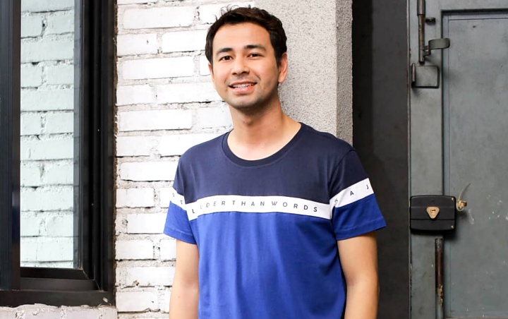 Raffi Ahmad mengaku sedih tak bisa merayakan Lebaran dengan sang nenek di Bandung seperti tahun-tahun sebelumnya dikarenakan pandemi Corona. Ia pun mengungkapkan ketakutannya akan hal ini.