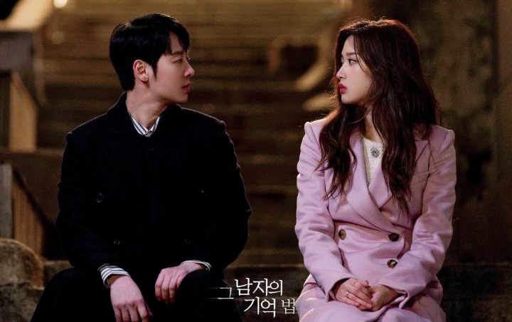 Romansa Moon Ga Young dan Kim Dong Wook Mulai Retak di Find Me In Your Memory Romansa Moon Ga Young dan Kim Dong Wook Mulai Retak di Find Me In Your Memory