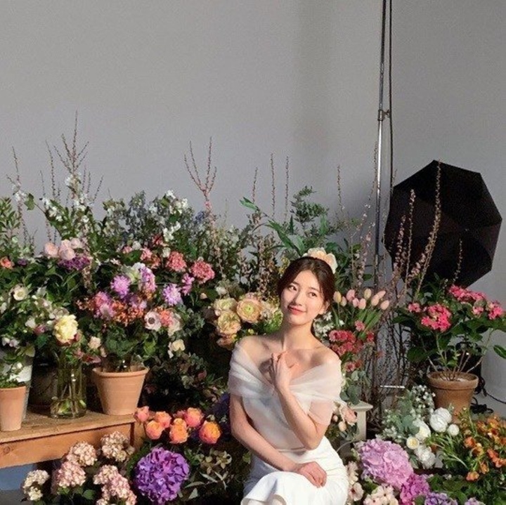 Suzy Secantik Dewi Musim Semi, Netizen Singgung Gelar Idol Cewek Terkaya