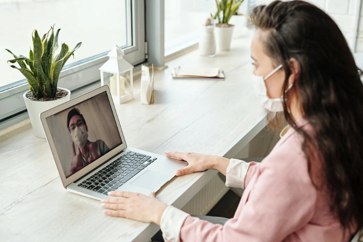 Ikuti Webinar atau Kelas Online