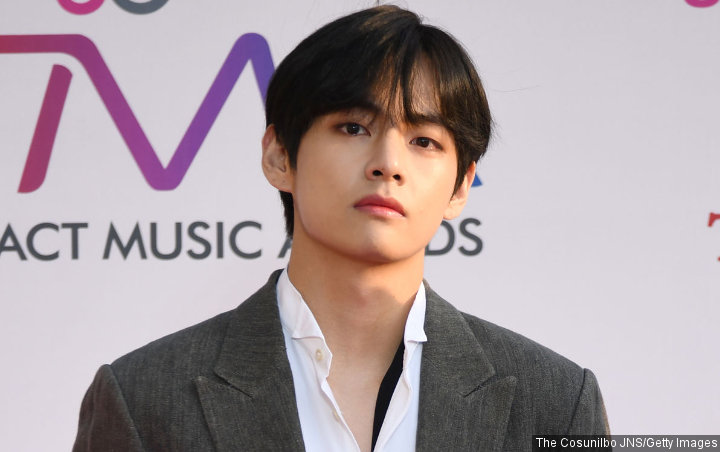 Sweater 2,8 Juta V BTS Laris Manis, Netizen Komentar Sinis Soal Ini