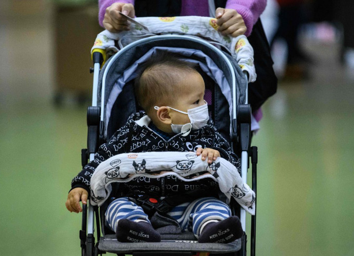 Bahaya Memakaikan Masker Pada Bayi