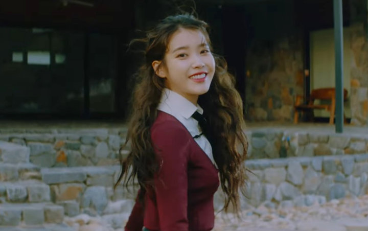 Eight IU dan Suga BTS Tuai Kebanggaan Selangit, MV Disebut Menyedihkan Eight IU dan Suga BTS Tuai Kebanggaan Selangit, MV Disebut Menyedihkan