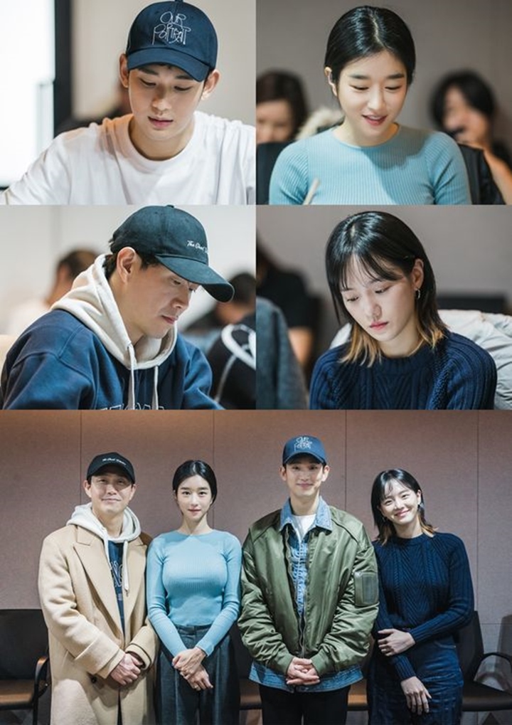 Kim Soo Hyun dan Seo Ye Ji Dipuji Habis-Habisan di Sesi Baca Naskah \'Psycho But It\'s Okay\'