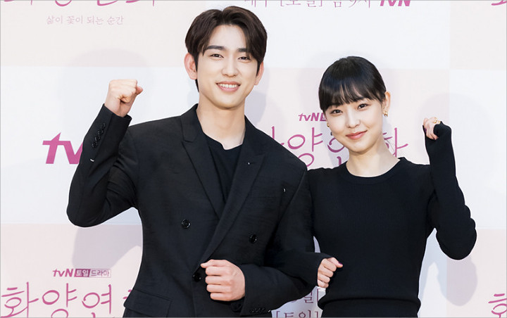 Jinyoung GOT7 Terbukti Pernah Kesakitan Dikala Syuting Adegan Romantis Bareng Jeon So Nee, Mengapa?