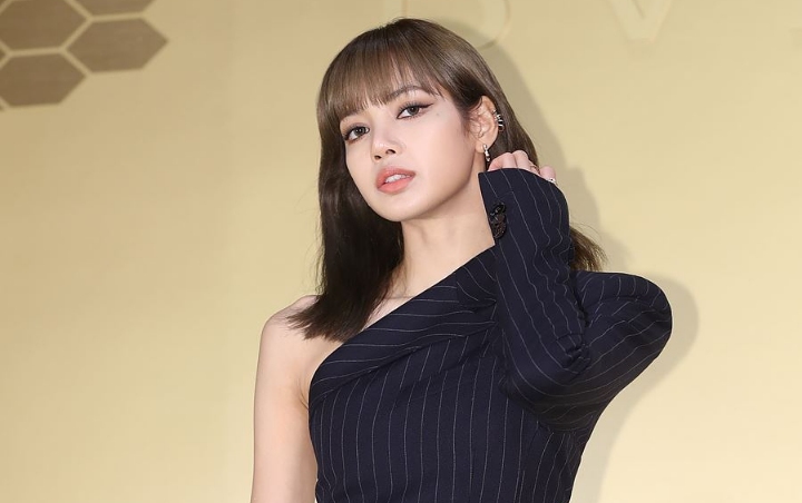 Lisa BLACKPINK Unggah Foto Cantik, Poni Tebal Bikin Gaya Rambut Selalu Monoton?