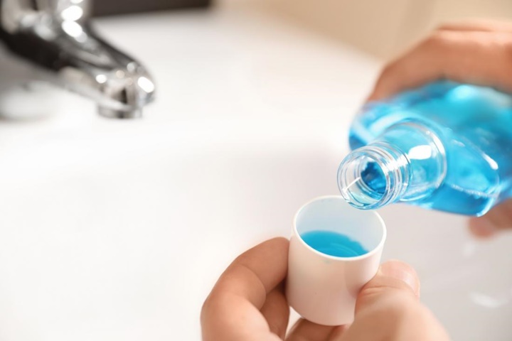Gunakan Obat Kumur