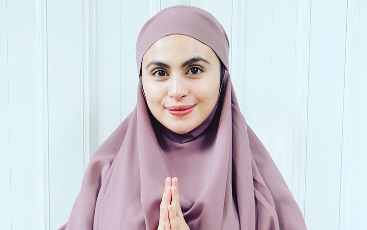 Asha Shara Ungkap Alasan Pakai-Lepas Hijab Meski Sering Dikritik