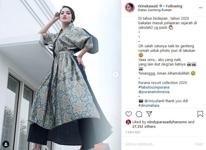 Pemotretan Ala Ririn Ekawati Saat di Rumah Aja, Pilih Genting Jadi Spot Menarik
