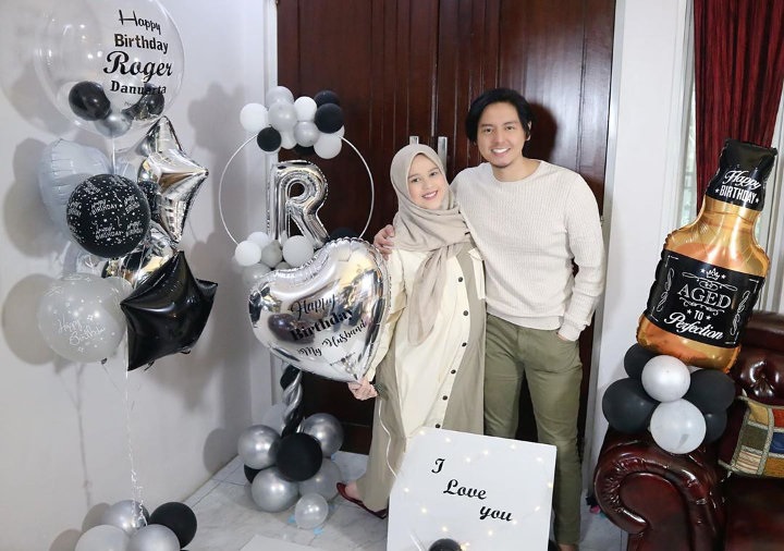 Rayakan Ultah Roger Danuarta, Cut Meyriska Unggah Foto Jadul Sang Suami
