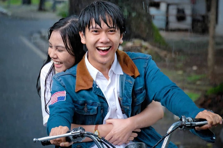 Dilan dan Milea di Film 'Dilan' Series