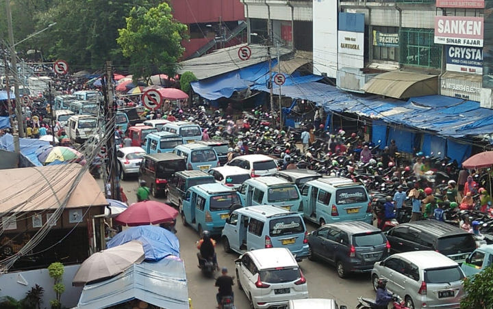 Curhat Warga yang Nekat Berdesakan di Pasar Saat Pandemi Corona, Akui Sebenarnya Takut Hingga Pasrah