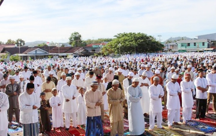 Gelar Salat Id Hari Ini Tanpa Protokol Kesehatan, Warga Jember Malah Balik Salahkan Pemerintah