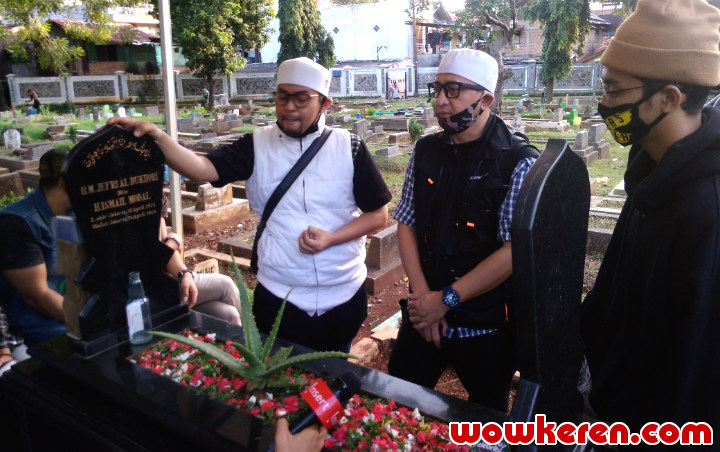 Bentuk Band The Jeff, Ustaz Zacky Mirza dan Abidzar Ziarah Makam Uje Minta Doa Restu